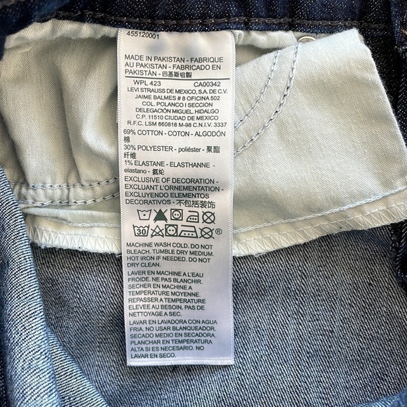 Sz6 Levi’s Signature Modern Skinny Shorts Dark Wash EUC - Picture 10 of 12